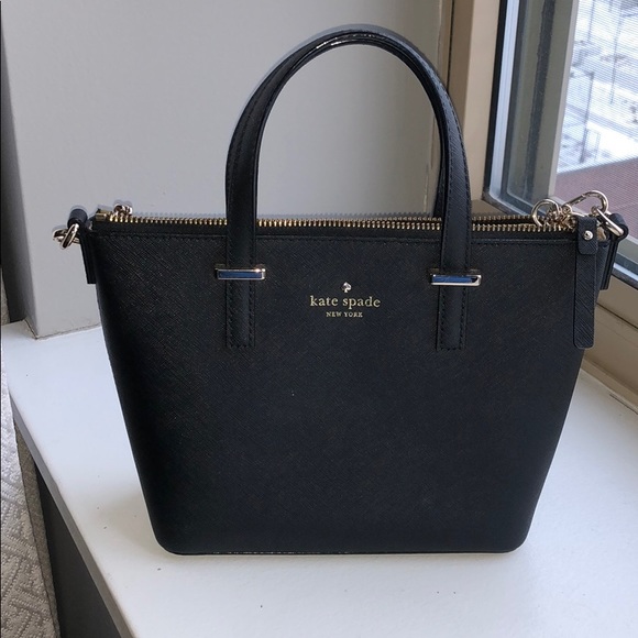 kate spade Handbags - Kate Spade black cross body w/ removable strap